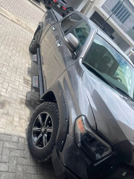 A picture of Toyota Tundra model 2006 upgraded to 2018 off road