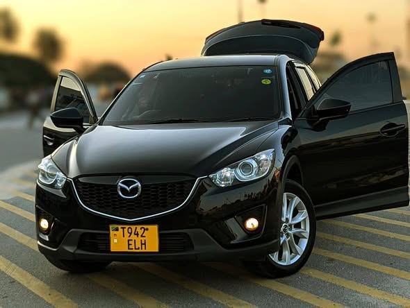 A picture of MAZDA CX 5 BEI 26M 0757455444