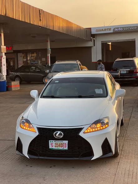 A picture of Lexus IS250