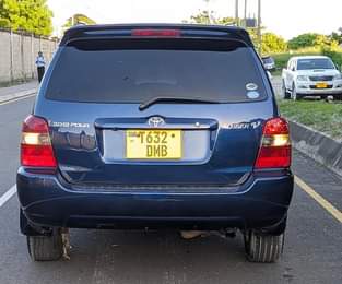 A picture of Toyota Kluger price 15M