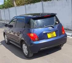 A picture of TOYOTA IST