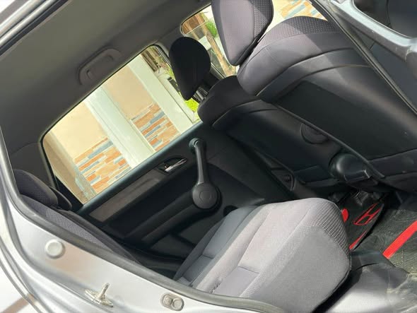 A picture of FOREIGN USED 2009 HONDA CR V