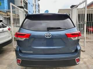 A picture of Toyota Highlander 2015