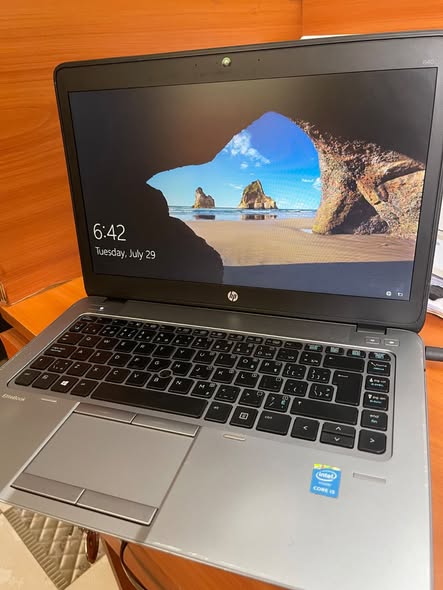 A picture of HP Laptop i5 Core g3 on sale