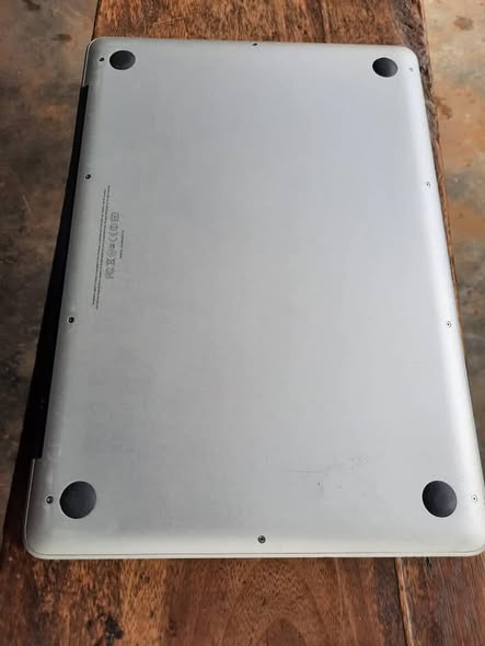 A picture of Apple macbook