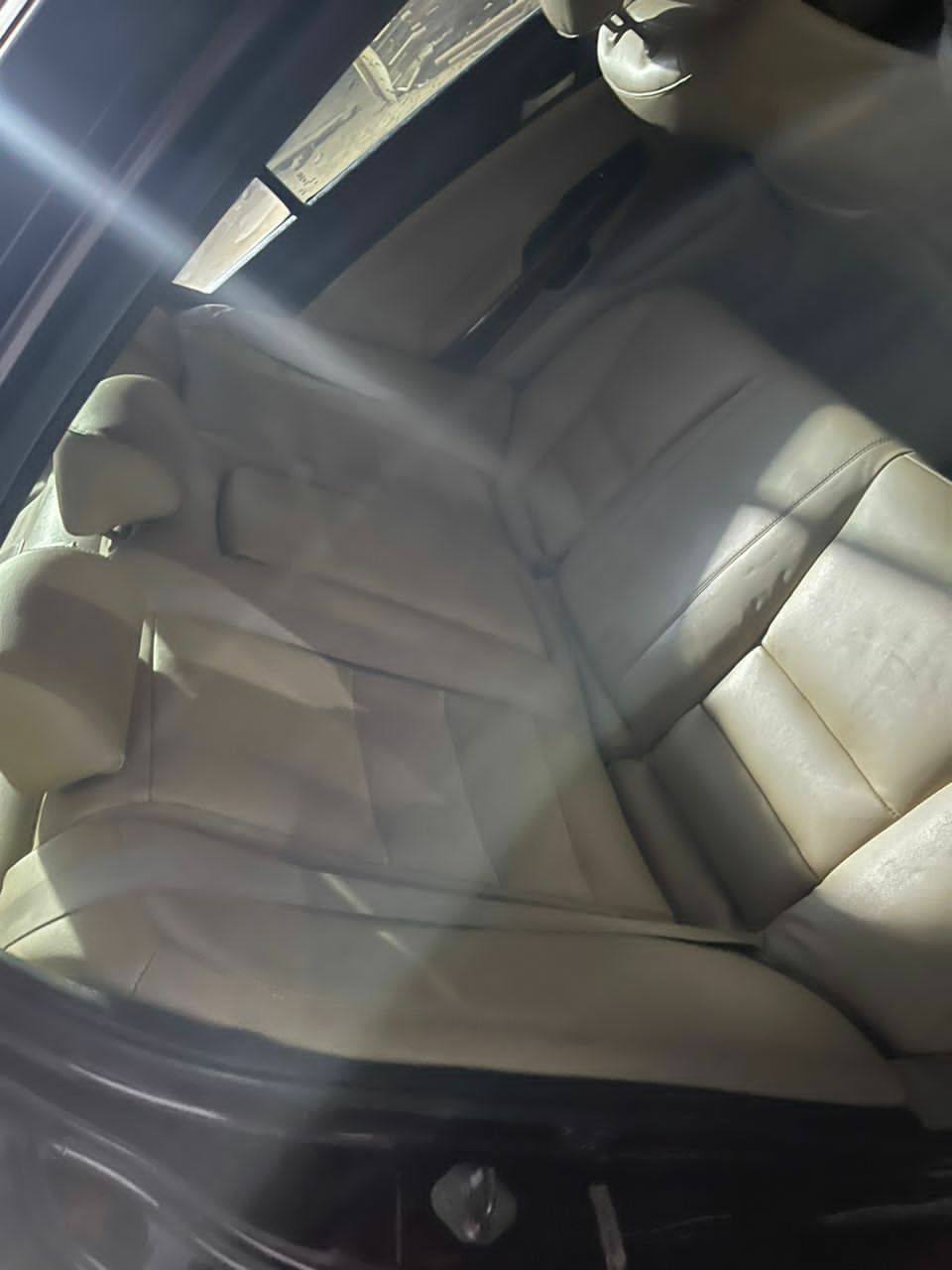 A picture of Belgium state.. 2011 Honda accord first body . Untampered engine