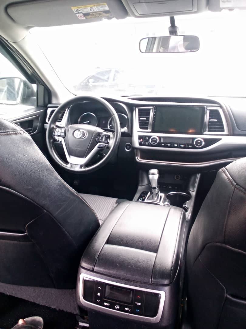 A picture of Toyota Highlander 2014 model full option accident free foreign used
