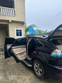 A picture of 2005 LEXUS RX330