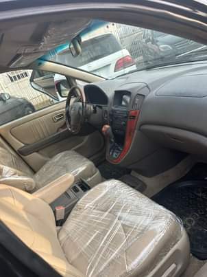 A picture of 1month reg RX300 2003