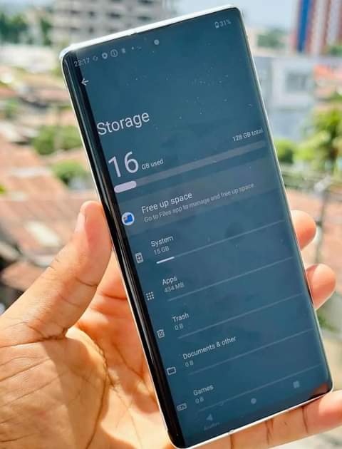 A picture of Aquos r6