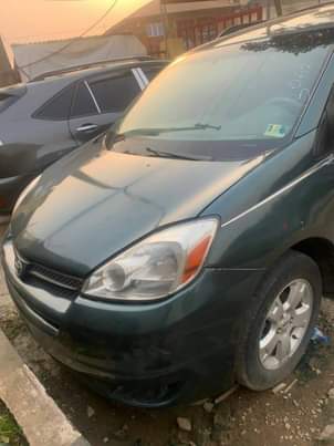 A picture of 2006 Toyota Sienna Xle