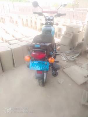 A picture of Electric hand kick Bajaj boxer 125