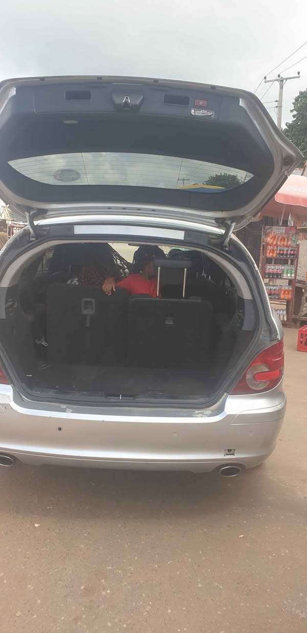 A picture of Benz R500