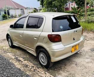 A picture of TOYOTA VITZ OLD