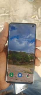 A picture of samsung s10