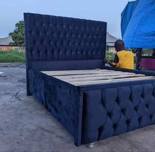 A picture of Nauza na kununua vitu used km vitanda magodoro sofa dinning