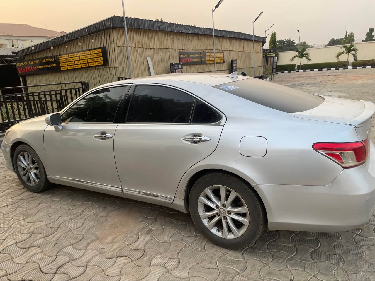 A picture of Lexus Es350 2012