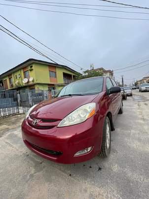 A picture of Registered 06 Toyota Sienna XLE