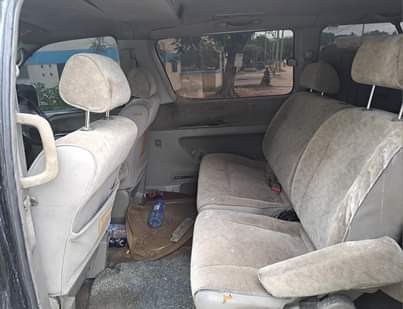 A picture of Nissan caravan