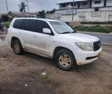 A picture of Toyota landcruiser Gx V8