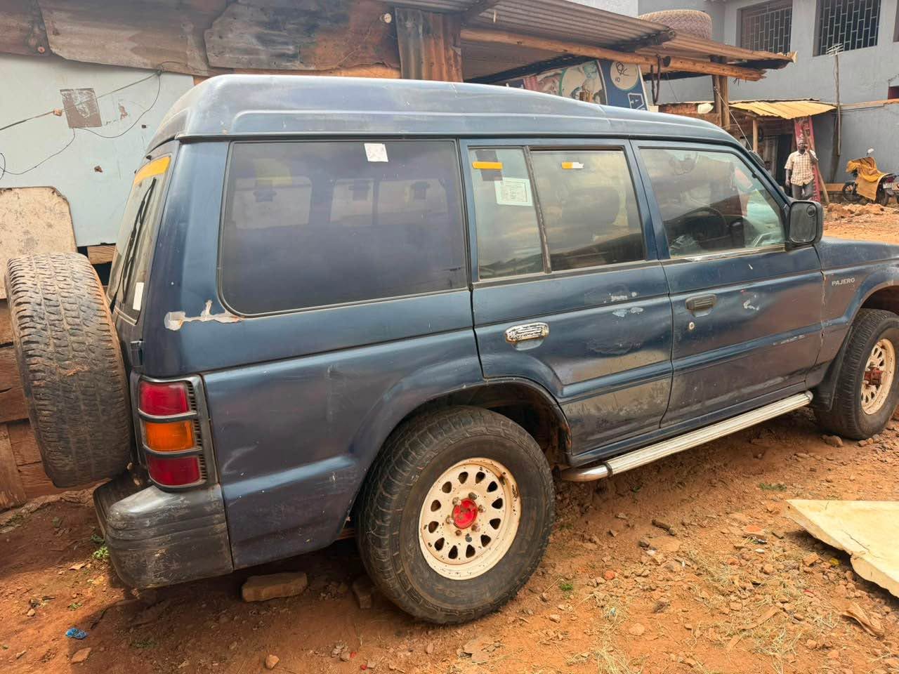 mitsubishi pajero