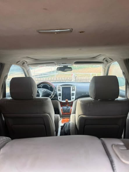 A picture of Lexus RX330