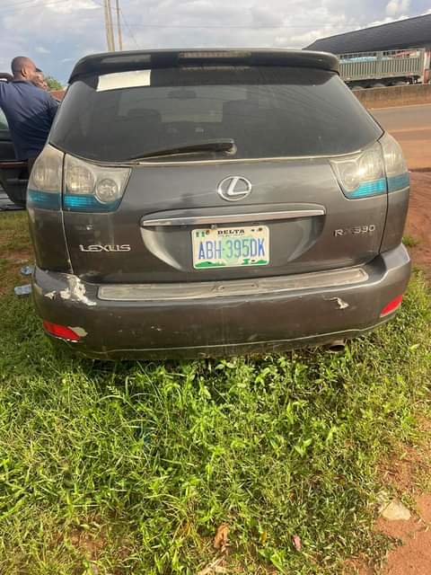A picture of Distress sale Rx 330 Accidented and roof is damaged