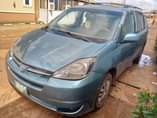 A picture of Toyota sienna 04 xle Painted on first body Working perfectly
