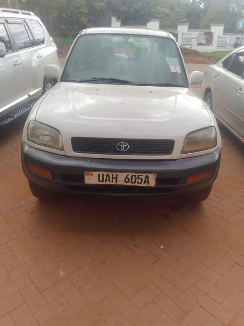 A picture of 2000 Toyota rav4