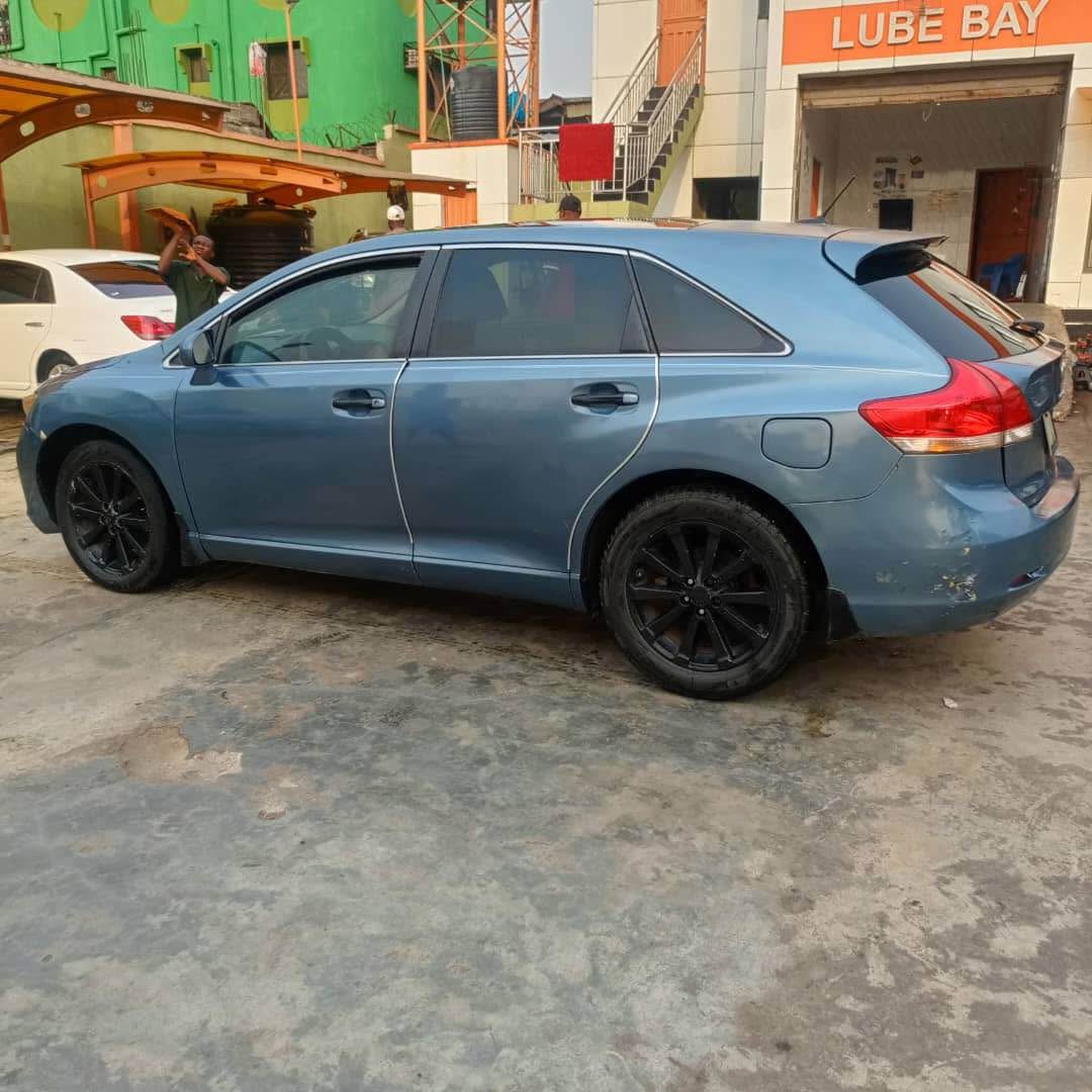 A picture of Tokunbo standard Registered 2012 Toyota Venza 4plug neatly used faultless