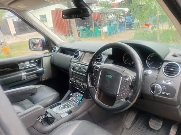 A picture of Land Rover Discovery 4 2013