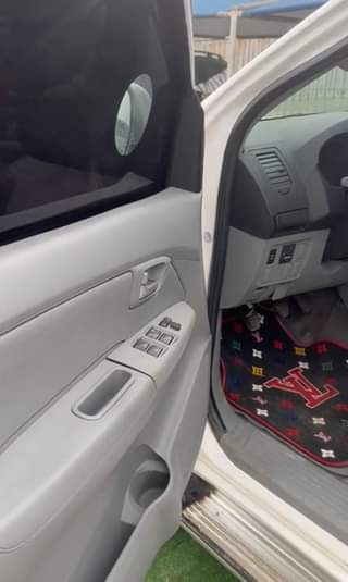 A picture of Less than 8 months used Toyota hilux 2014 model available