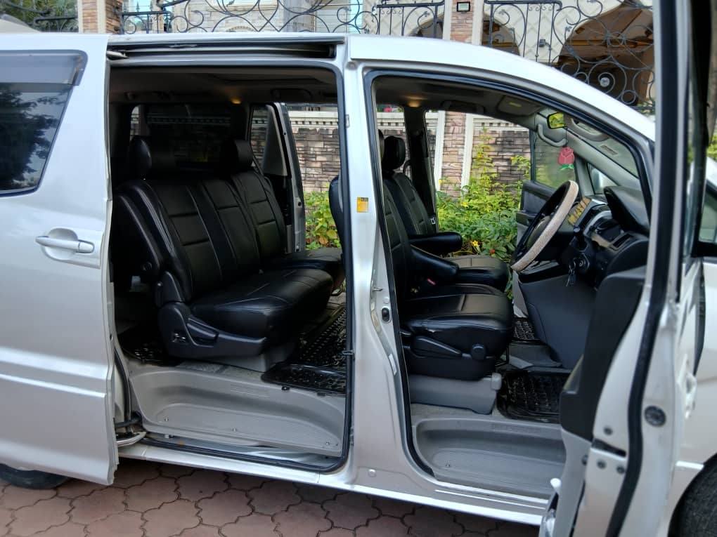 A picture of Toyota Alphard