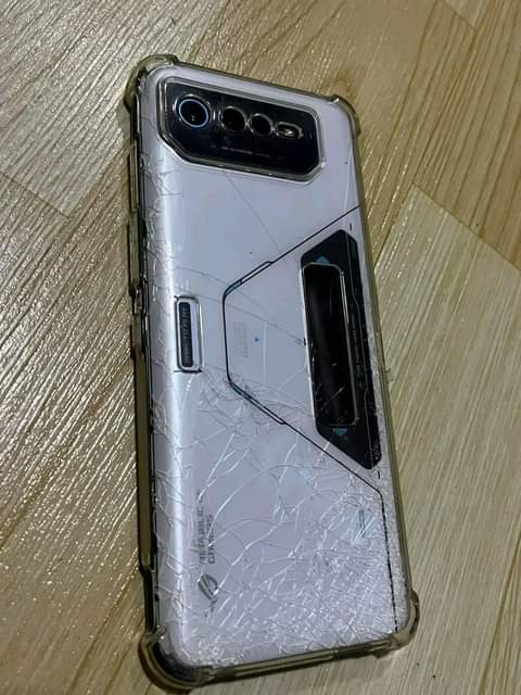 A picture of Asus rog 6 Pro 5g storm