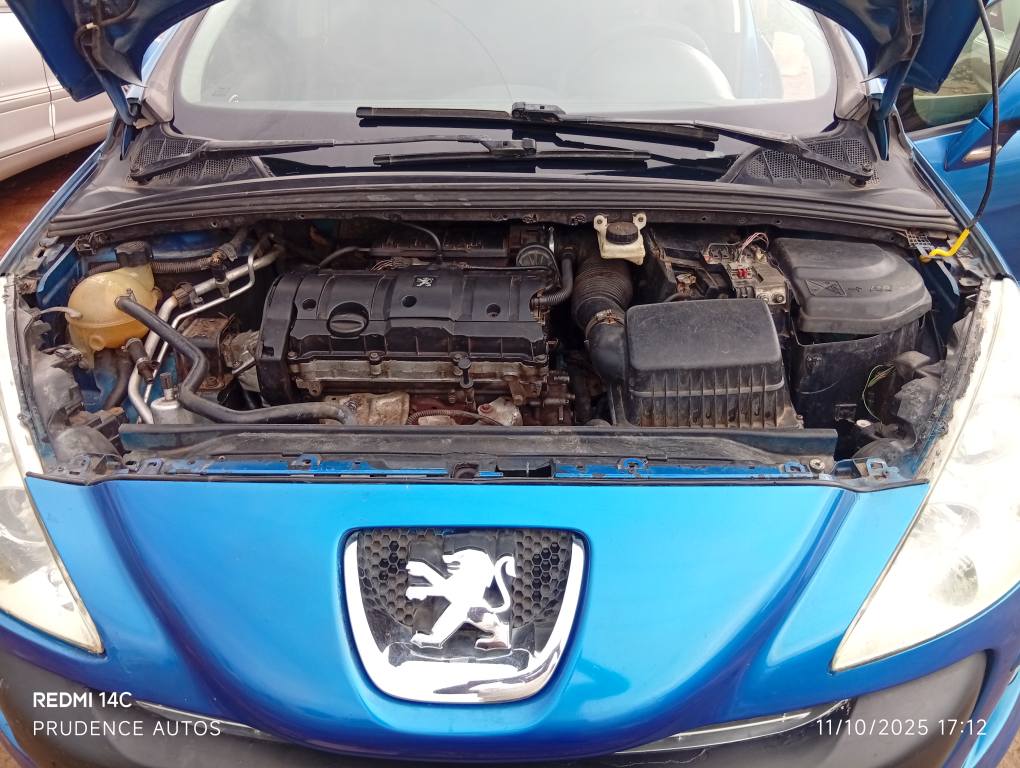 A picture of Peugeot 308 manual transmission