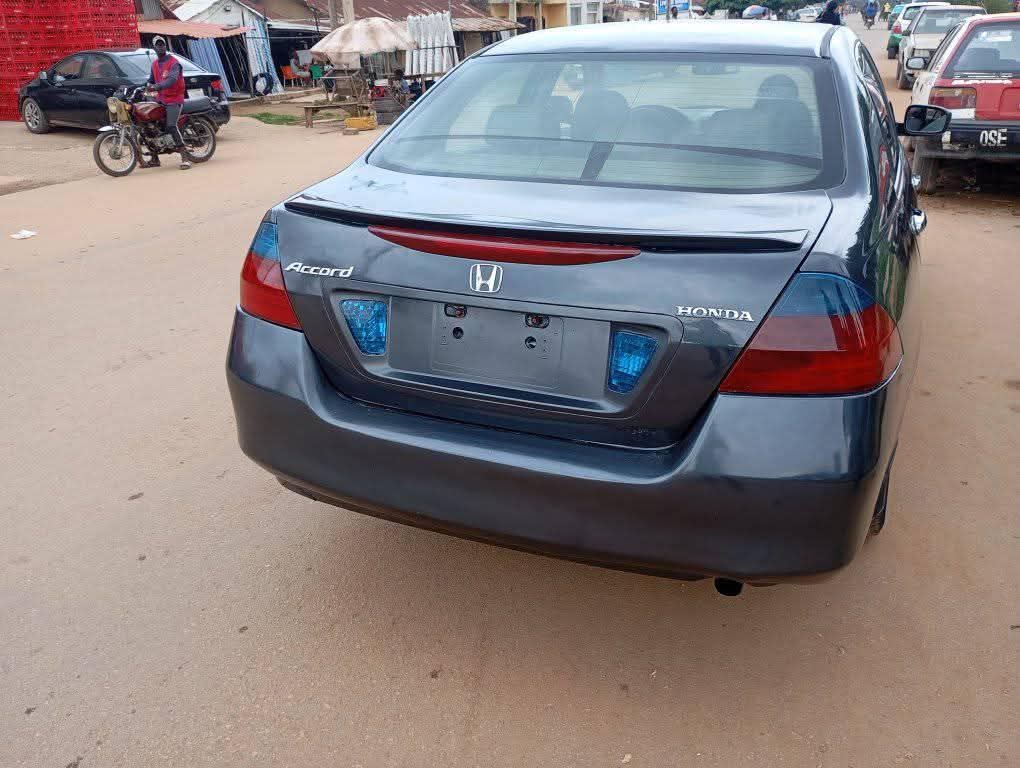 A picture of Honda D C