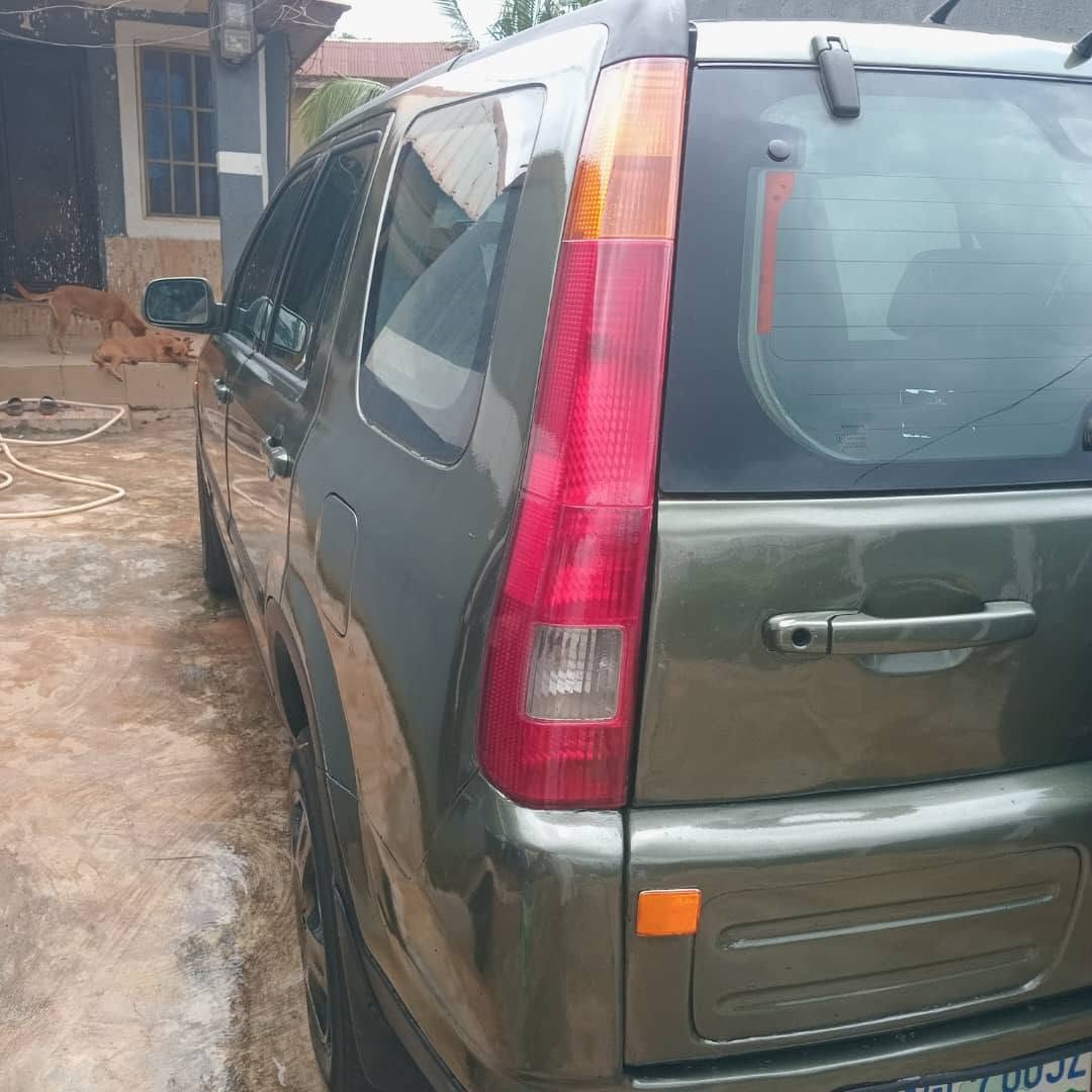 A picture of AWOOF HONDA CR V 05 Nothing to Fix