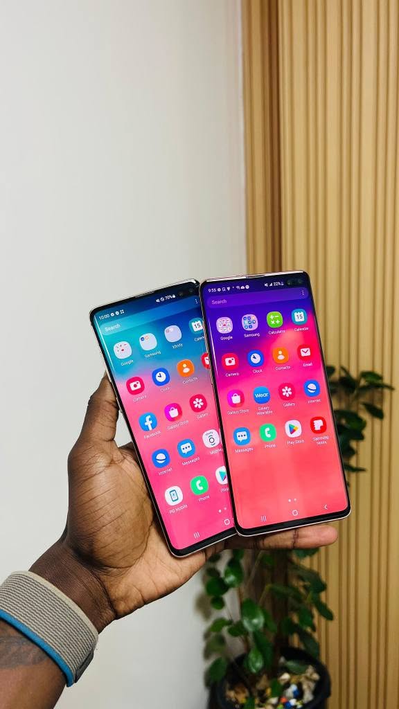 A picture of Samsung s10 plus 100 pieces left each at 150k we