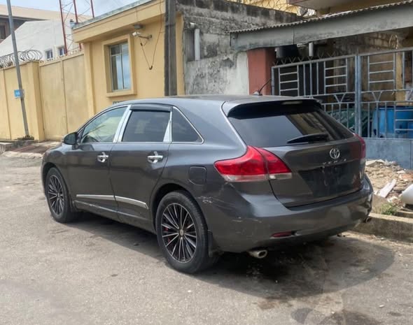 A picture of Car