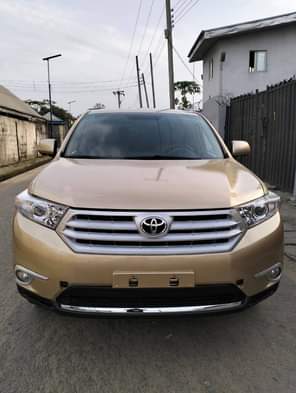 A picture of BREAKING NEWS BEST OFFER IN TOWN NOW TOKS STANDARD FASTEST