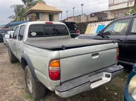 A picture of Toyota Tacoma 2002