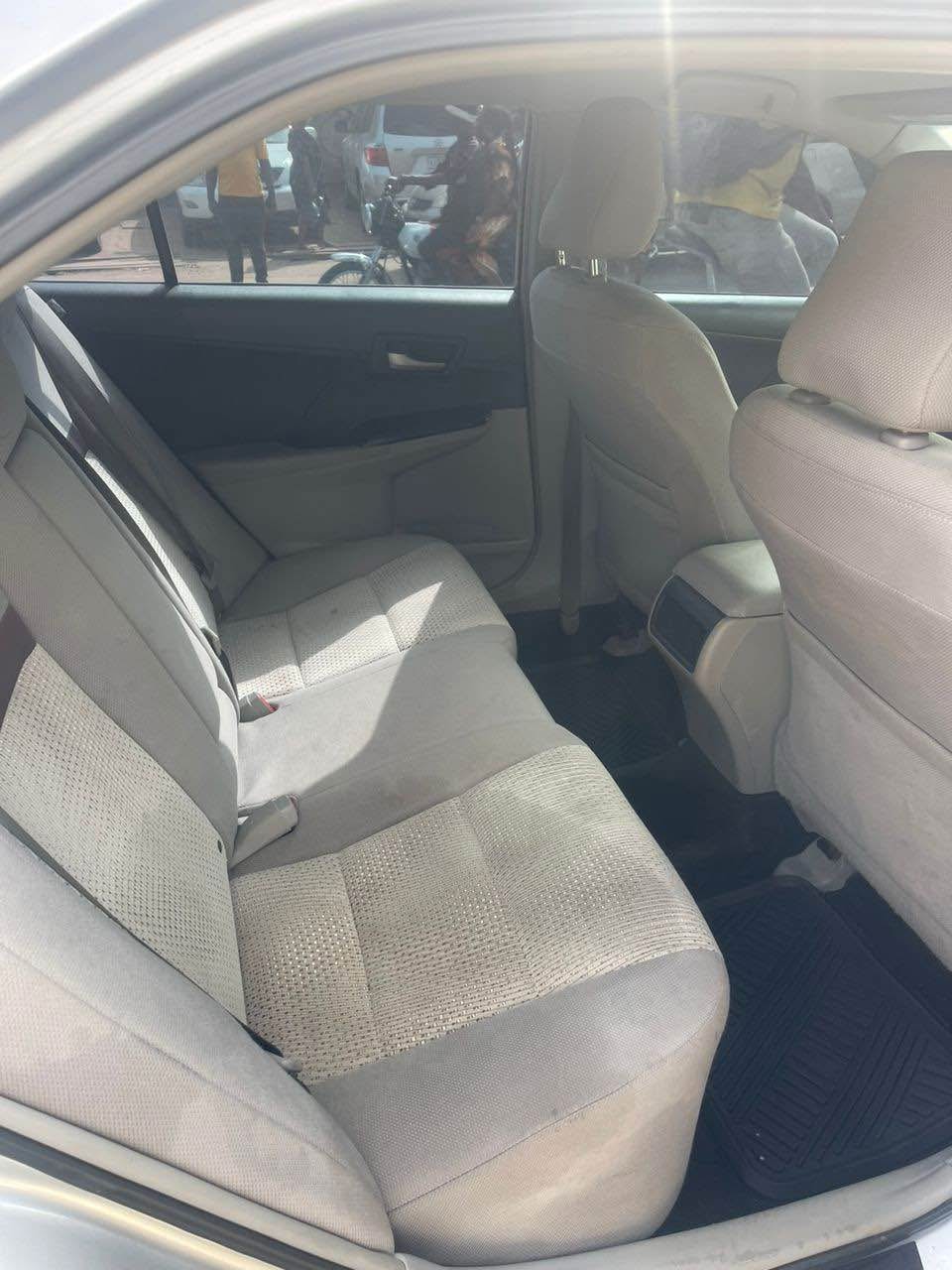 A picture of Toyota Camry LE 2013 model