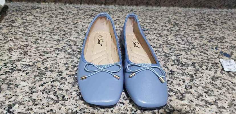 A picture of Ladies pumps