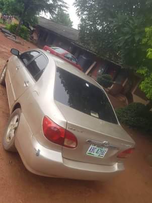 A picture of Toyota Corolla 04