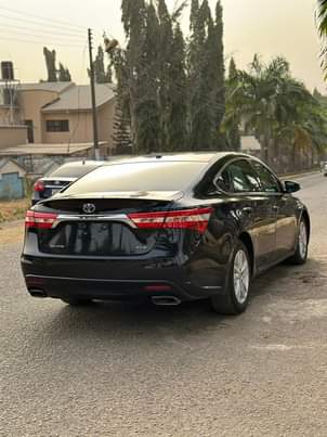 A picture of Direct Belgium 2016 Toyota AVALON