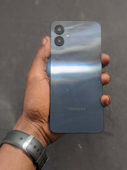 A picture of Samsung A06 Memory 128GB Clean sanaaa Price 150 000Tsh Call
