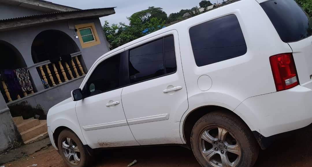 A picture of Clean 2012 Honda pilot just a months registration clean first