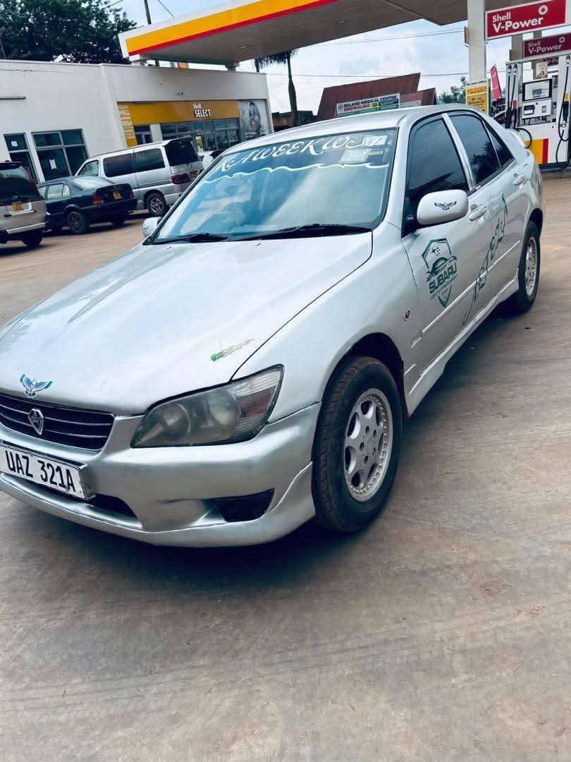 A picture of 2000 Toyota altaaza