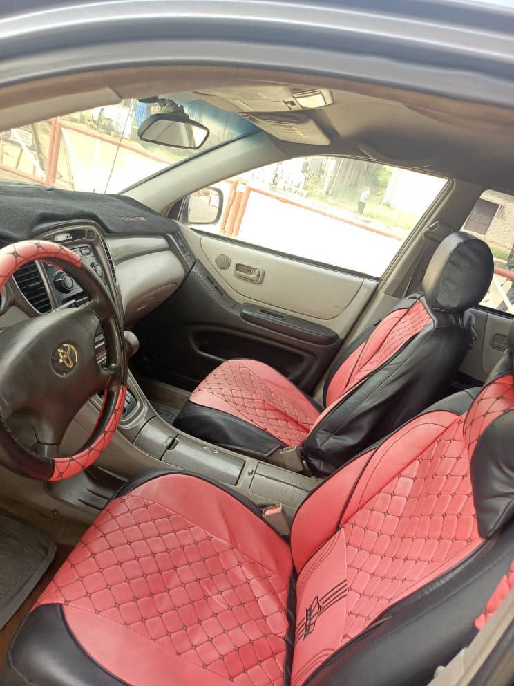 A picture of 2004 Toyota Highlander
