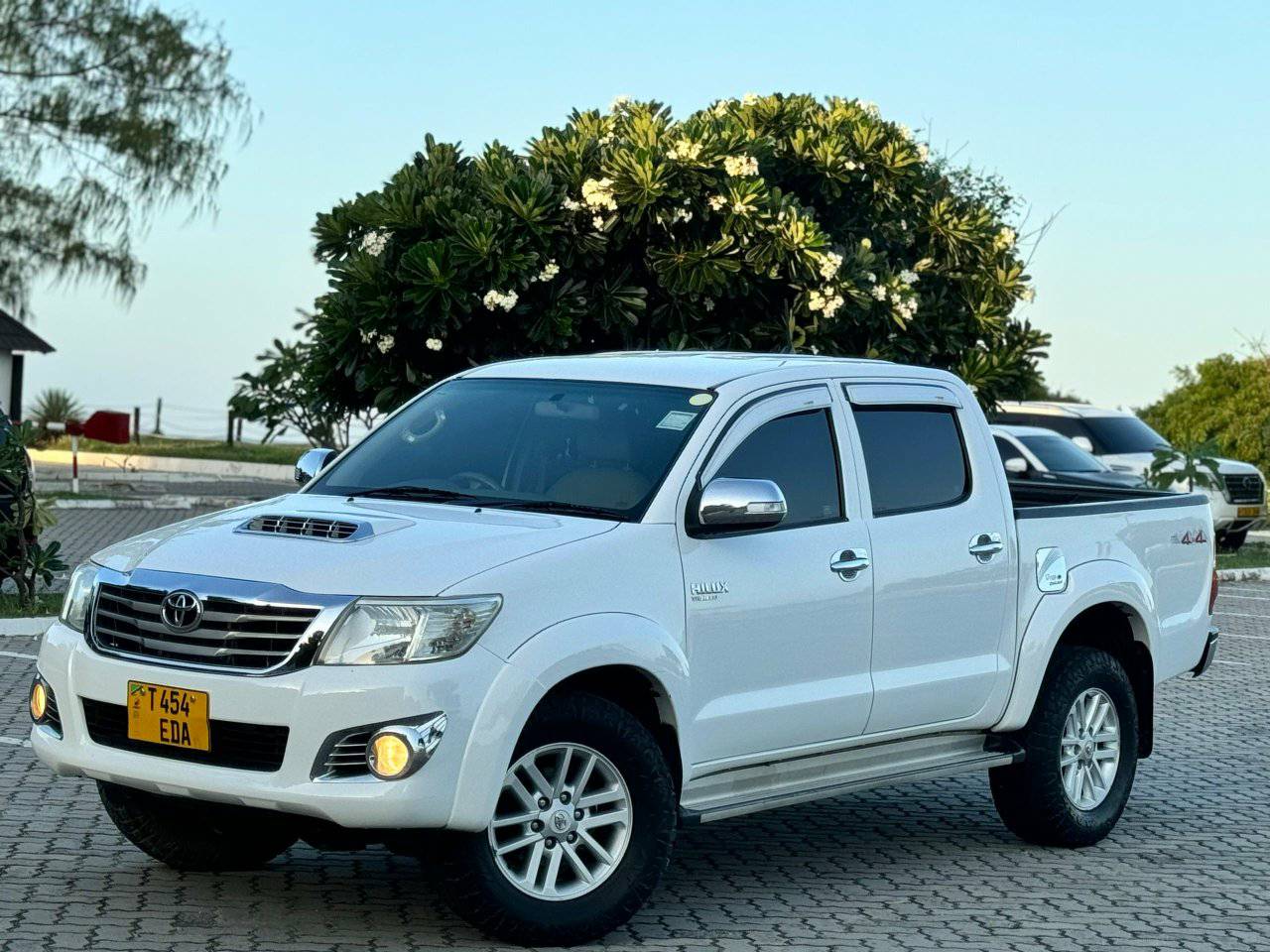used toyota hilux